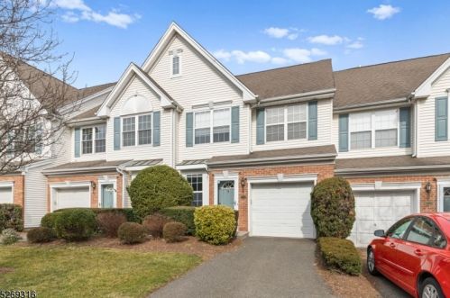 117 Cambridge Dr, Nutley, NJ 07110-3914