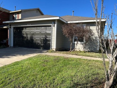 18040 Majestic Elm Ln, Webberville TX  78621-6019 exterior