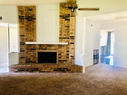 2113 Kings Rd, Carrollton TX  75007-3227 exterior