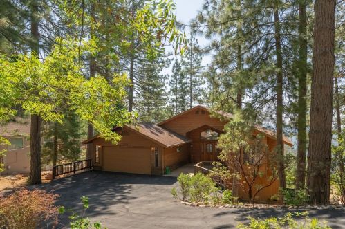 1278 Heather Dr, Vallecito, CA 95247-9687