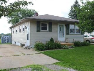 81 26th St, Massillon, OH 44647-6028