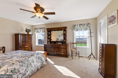 2360 Vw Dr, Lancaster PA  17602-1016 exterior