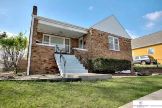 1415 Dorcas St, Omaha, NE 68108-1007