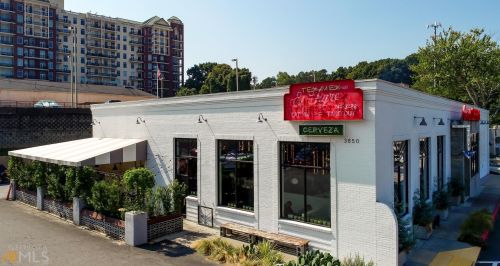 390 Forest Valley Ct, Atlanta GA  30342-2353 exterior