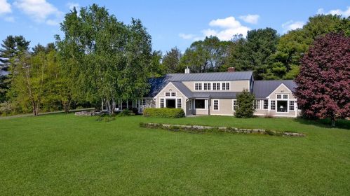 63 Old Coach Rd, New London, NH 03257-5946