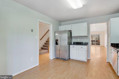 7606 Southern Oak Dr, Springfield VA  22153-3579 exterior