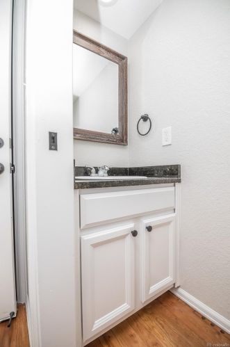 6297 Niagara Ct, Englewood CO 80112-1011 exterior