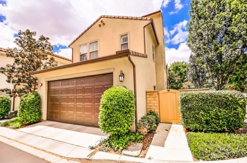 68 Prickly Pear, Irvine CA  92618-8856 exterior