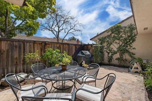 10 Cherry, Irvine CA  92612-2313 exterior