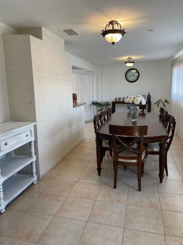 1426 Beacon Ave, Anaheim CA  92802-1718 exterior