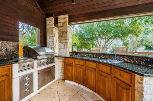 9904 Charthouse Cv, Austin TX  78730-3566 exterior