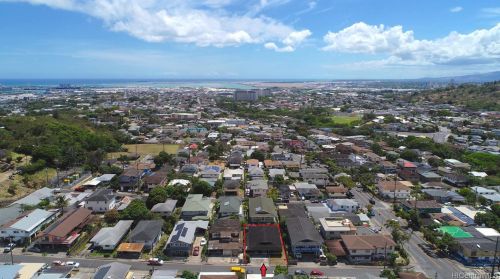 1607 Machado St, Honolulu HI  96819-3728 exterior