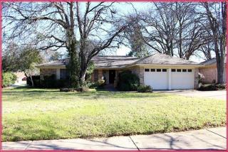1701 Bedford Oaks Ct, Bedford, TX 76021-3440