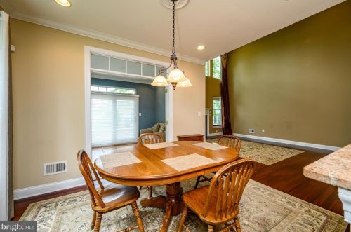 10 Monaco Dr, Trenton NJ  08691-3749 exterior