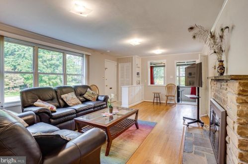 708 Forest Glen Rd, Silver Spring MD  20901-2210 exterior