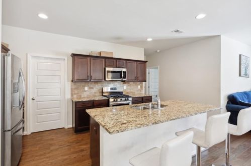 3812 Hempstead Way, Atlanta GA  30331-5268 exterior