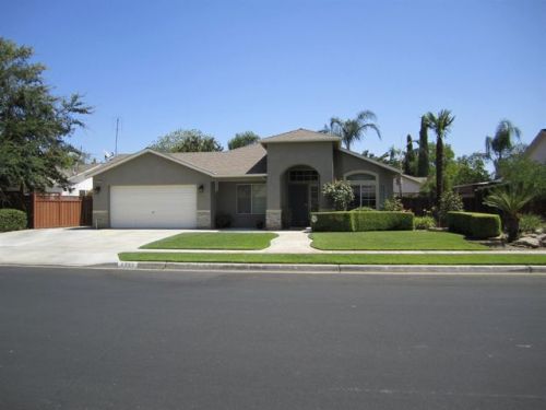 6556 Cornelia Ave, Fresno, CA 93706-9422