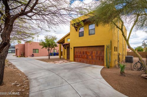 5620 5th St, Tucson, AZ 85711-2449