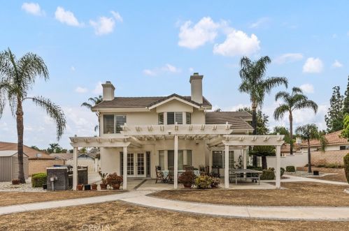 1874 Natalie Ln, Riverside CA  92506-4656 exterior