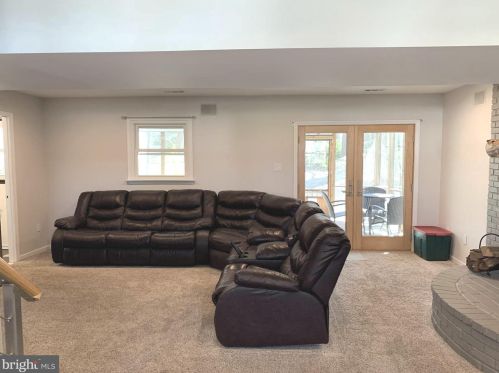 9492 Vollmerhausen Dr, Columbia MD  21046-2004 exterior