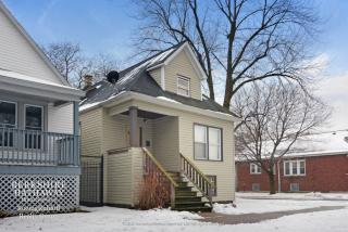 2059 70th Pl, Chicago, IL 60636-3253