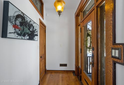 2013 Greenleaf Ave, Chicago, IL 60645-3509