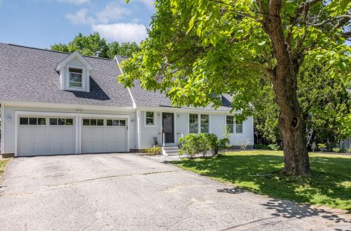 15 Sandy Brook Ln, Yarmouth, ME 04096-6786