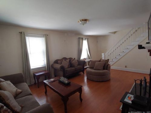 94 Moran St, Waterbury, CT 06704-2525