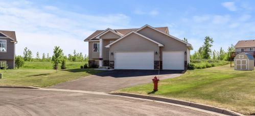 712 Bremen Cir, Waverly, MN 55390-5428