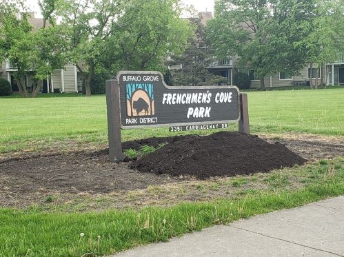 3350 Carriageway Dr, Arlington Hts IL  60004-1506 exterior