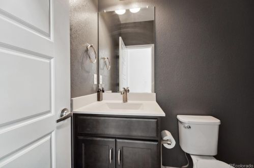 11111 Richfield Cir, Denver CO  80022 exterior