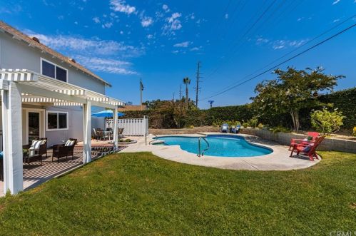 6298 Woodsboro Ave, Anaheim CA  92807-2347 exterior