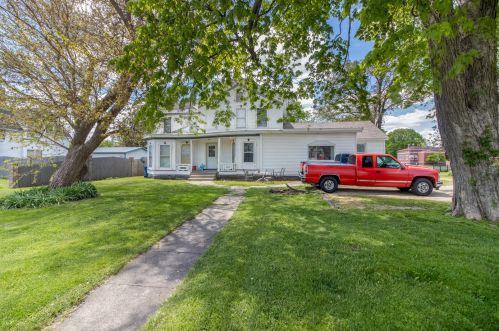 302 Ottawa St, Rollo, IL 60518-8206