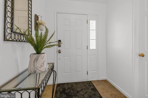 342 Yorkshire Dr, Lancaster, PA 17603-8846