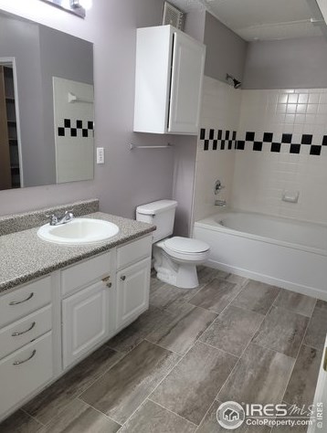 1930 Shamrock Dr, Broomfield CO exterior