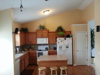 17560 159th Ct, Olathe, KS 66062-9864