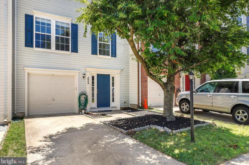 2579 Sutters Mill Dr, Herndon, VA 20171-4727