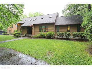102 Seven Hollys Dr, Yorktown, VA 23692-3101
