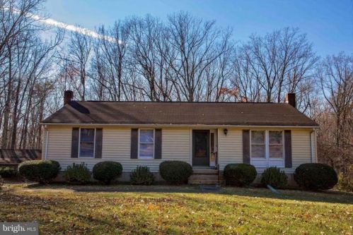 4454 Scotts Rd, Marshall, VA 20115-3122