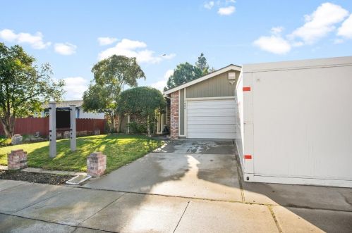 1406 Windgate Dr, Manteca, CA 95336-6411
