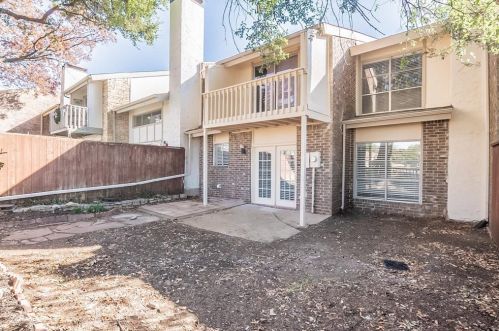 2992 Buttonwood Dr, Carrollton TX exterior