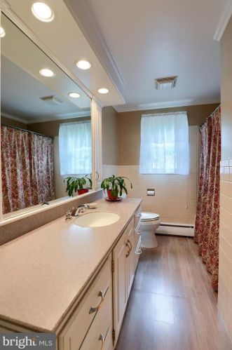 1631 Sunset Ave, Lancaster PA  17601-4355 exterior