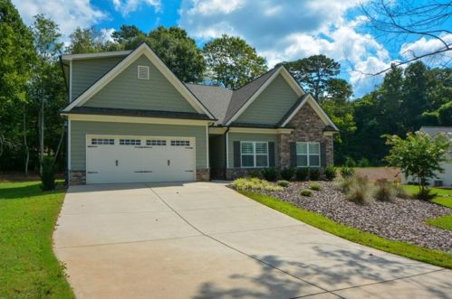 49 Glen Cedar Ln, Dawsonville, GA 30534-8687