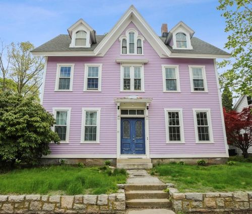 10 High St, Hopkinton, RI 02804-1405