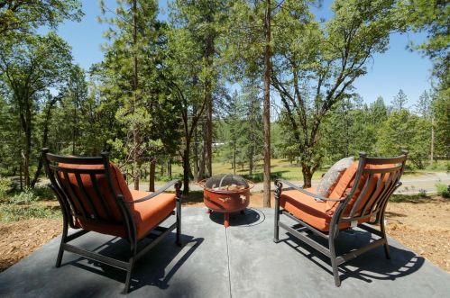 14259 Auburn Rd, Grass Valley, CA 95949-8730