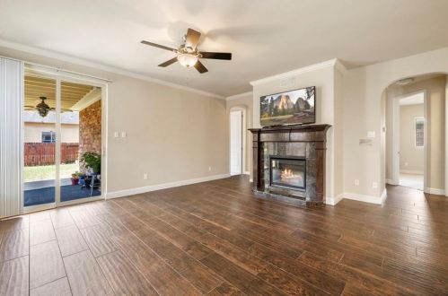 201 Desert Primrose Dr, Austin TX  78748-4031 exterior