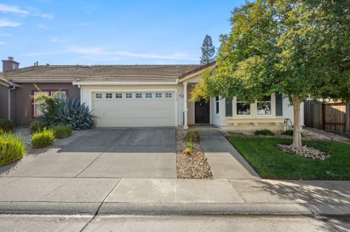 9170 Lakemont Dr, Elk Grove, CA 95624-1472