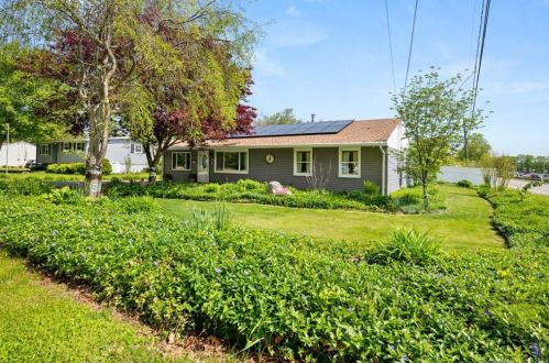 163 Gallup Hill Rd, Gales Ferry, CT 06339-1829