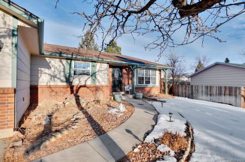 18149 Asbury Dr, Aurora, CO 80013-1309