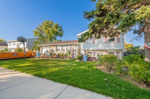 680 Kenilworth Ct, Des Plaines, IL 60016-3144